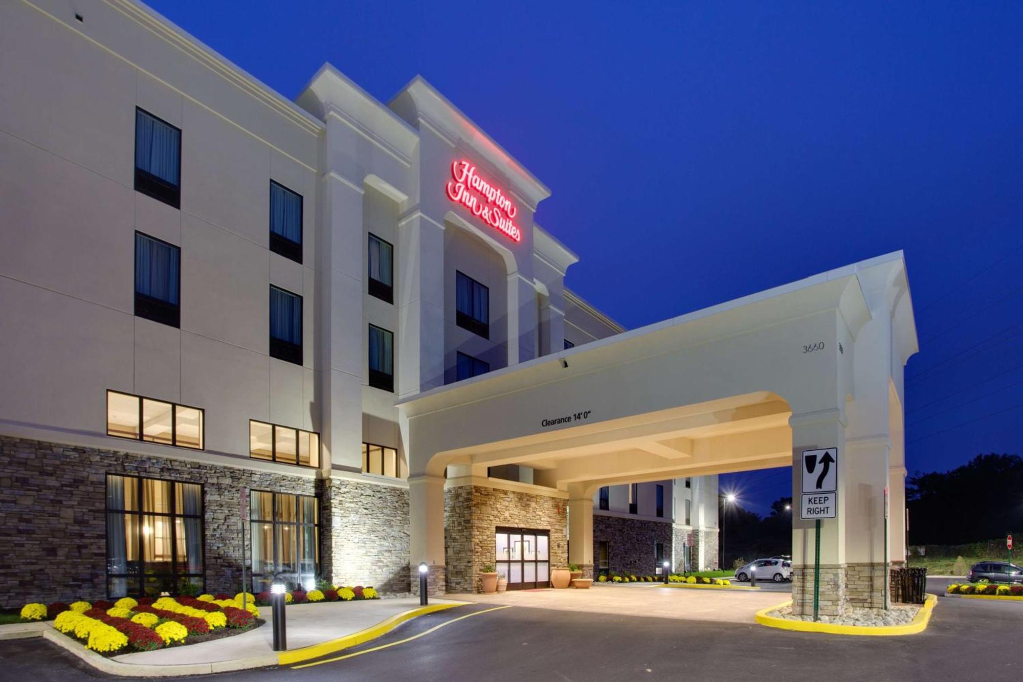 Hampton Inn & Suites Philadelphia/Бенсалем Екстериор снимка