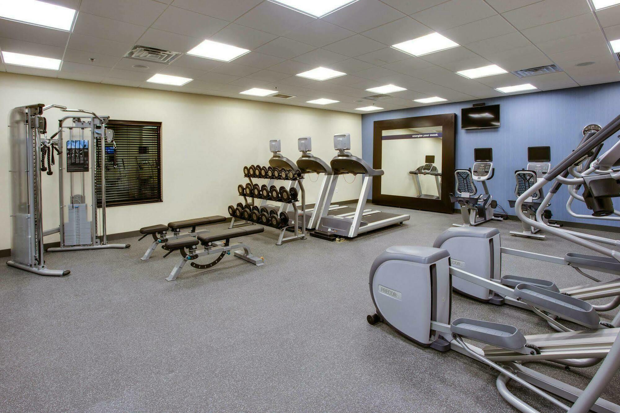 Hampton Inn & Suites Philadelphia/Бенсалем Екстериор снимка